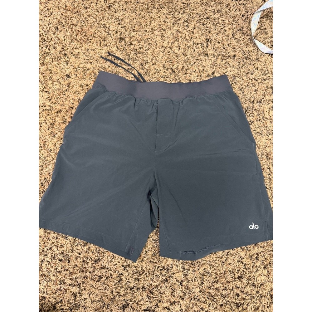 Alo Yoga Men's Athletic Shorts Size L Charcoal Gray Zip Fly Drawstring